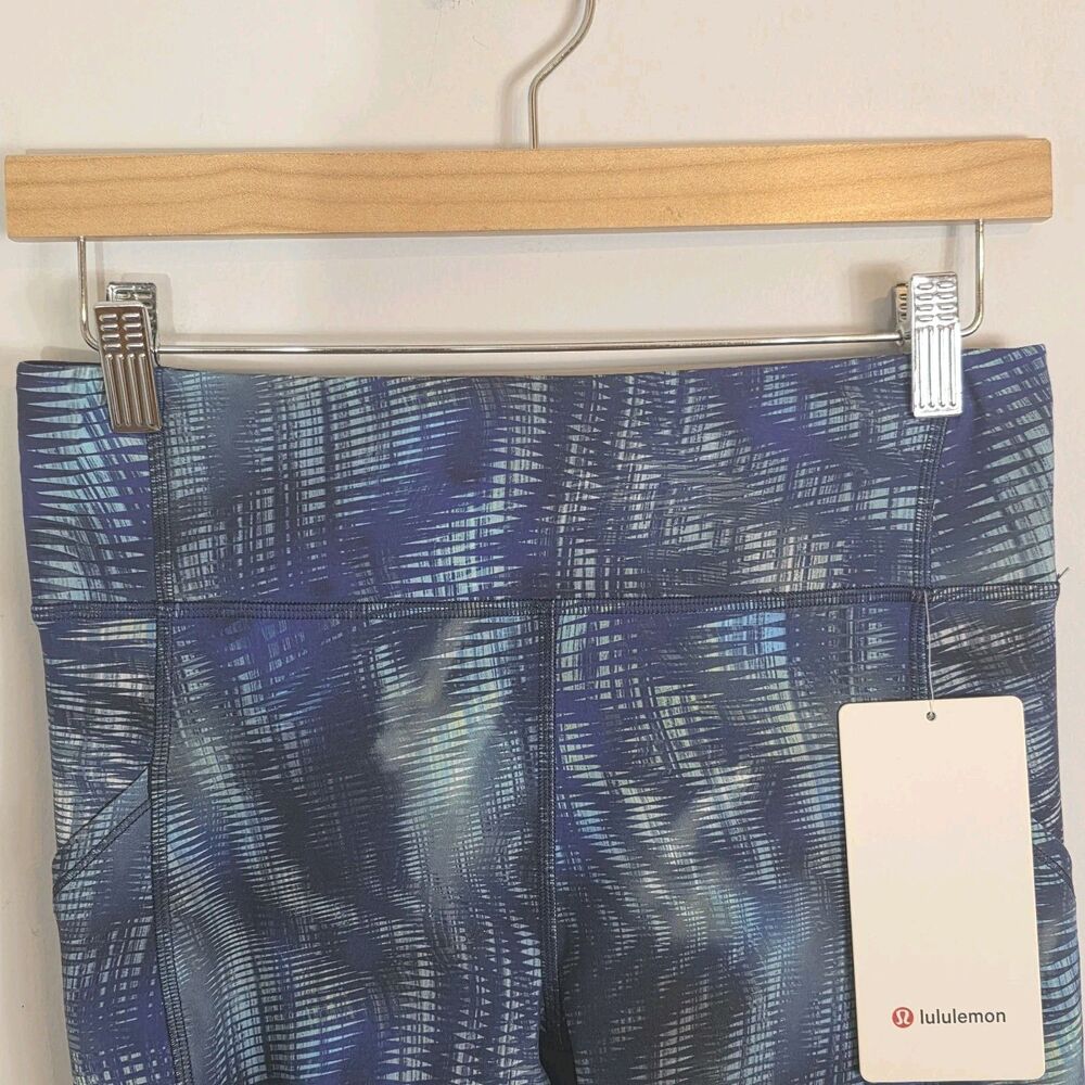 NWT Lululemon Invigorate High Rise Bike Short 8" Shapeshifter Flux Blue Multi - Picture 3 of 7